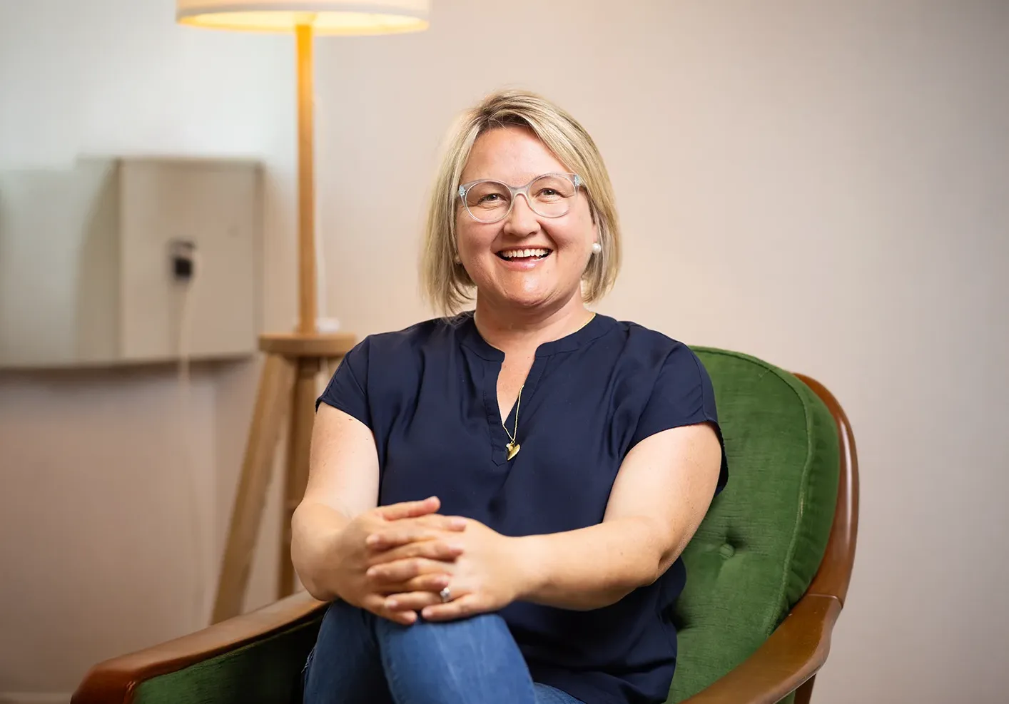 Ein Portraitbild von Thea Josi-Stauber von Vertrauenswelt.